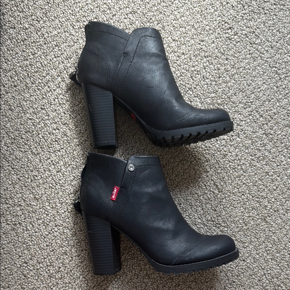 Levi's Black Heeled Boots with Chunky High Heel